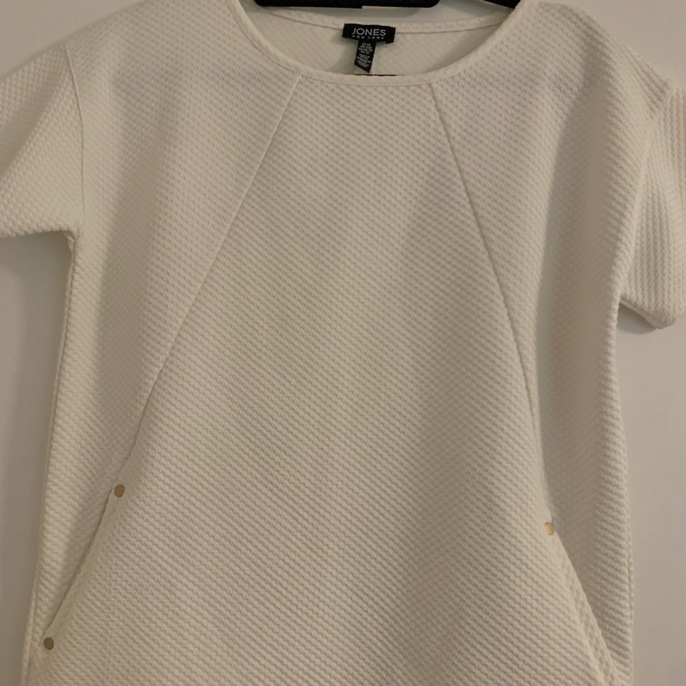 NWOT Jones New York White Shirt with Pockets